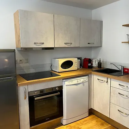 Le 8 Apartment